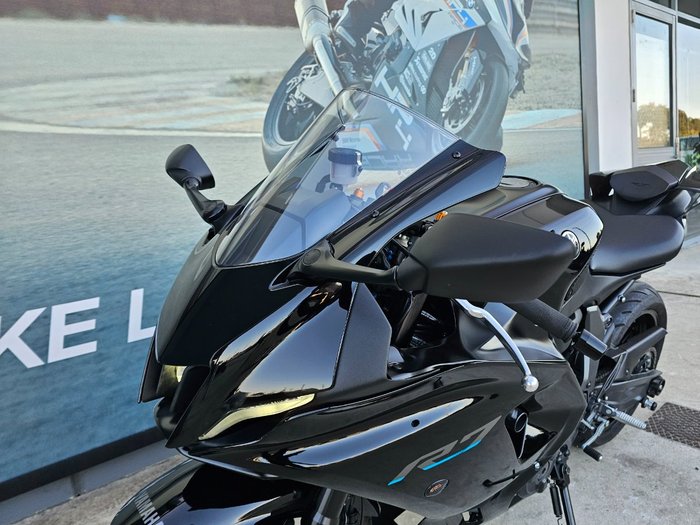 2022 Yamaha YZF-R7LA LOW GLOSS BLACK