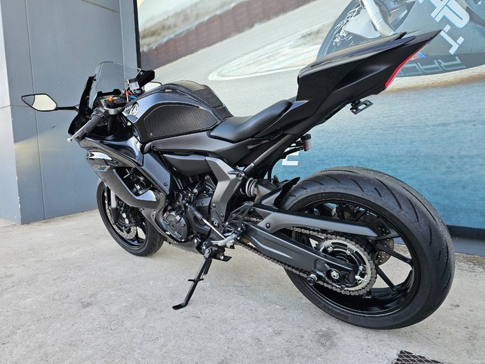 2022 Yamaha YZF-R7LA LOW GLOSS BLACK