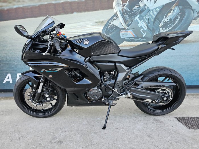 2022 Yamaha YZF-R7LA LOW GLOSS BLACK