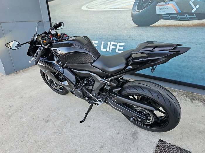 2022 Yamaha YZF-R7LA LOW GLOSS BLACK