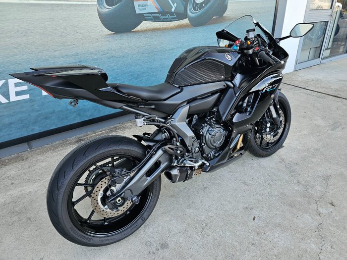 2022 Yamaha YZF-R7LA LOW GLOSS BLACK