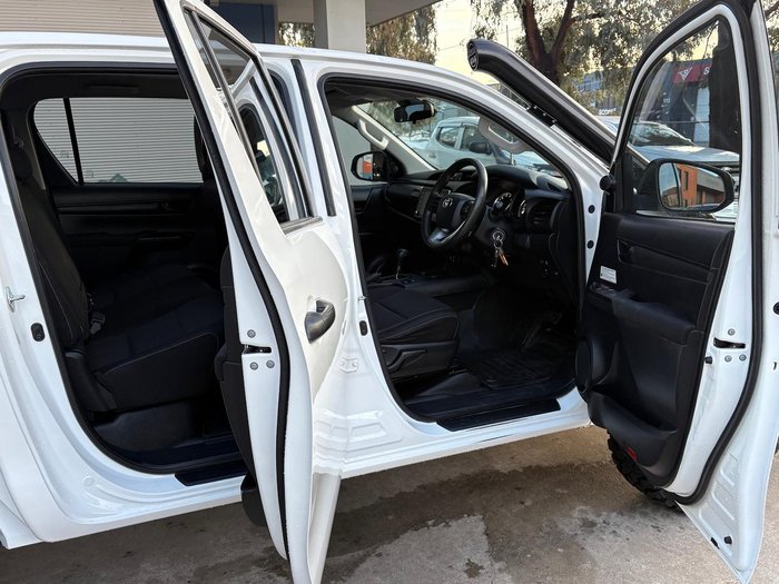 2021 Toyota Hilux SR