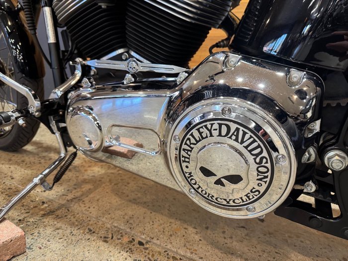 2011 Harley-davidson FXS BLACKLINE BLACK