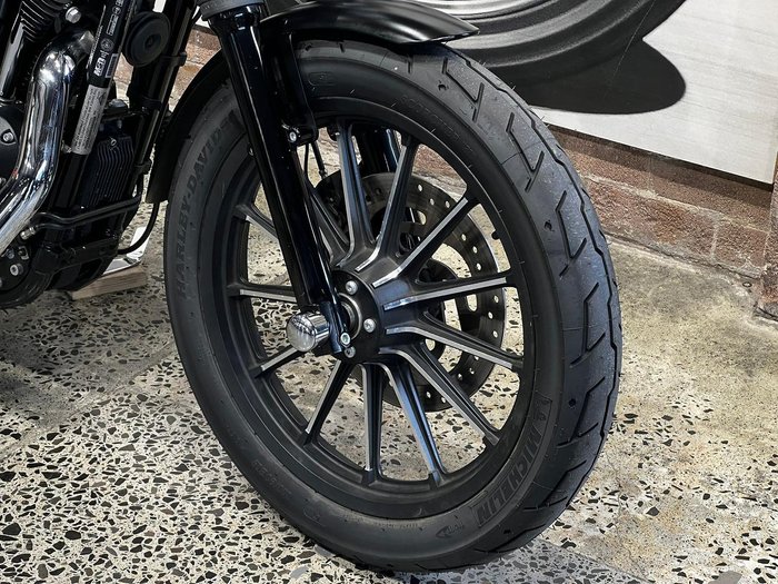 2015 Harley-Davidson Iron 883 (XL883N) Sportster Black