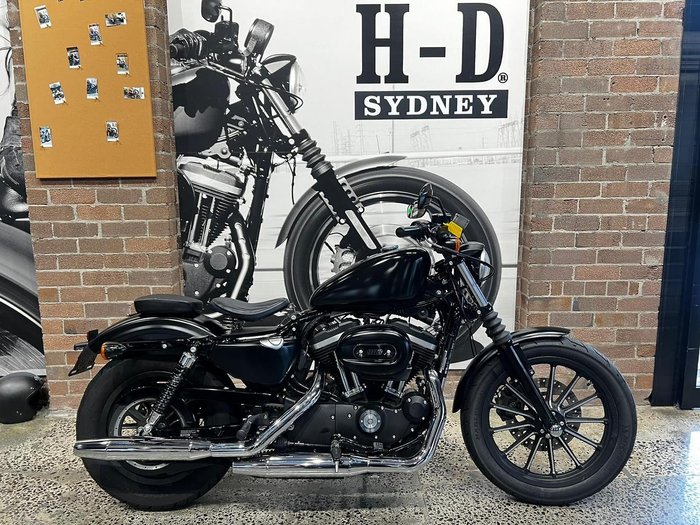 2015 Harley-Davidson Iron 883 (XL883N) Sportster Black