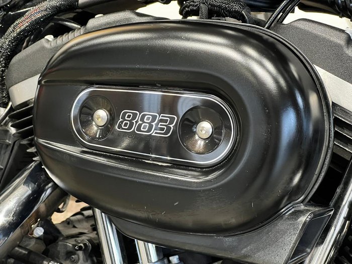 2015 Harley-Davidson Iron 883 (XL883N) Sportster Black