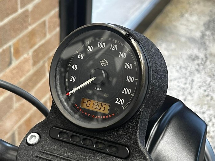 2015 Harley-Davidson Iron 883 (XL883N) Sportster Black