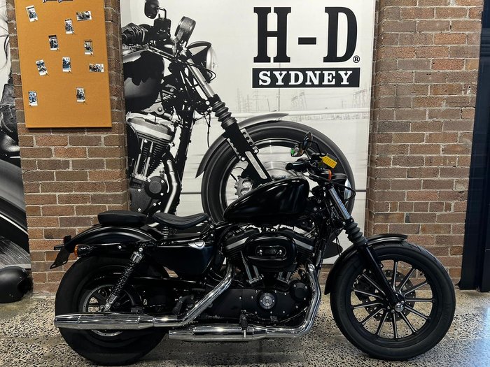 2015 Harley-Davidson Iron 883 (XL883N) Sportster Black