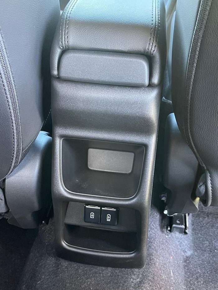 2025 Suzuki Fronx Hybrid KW Splendid Silver Pearl Metallic + Bluish Black Pearl