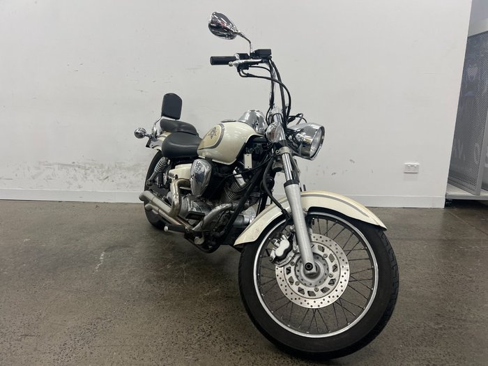 2006 Yamaha XVS250 V-STAR White