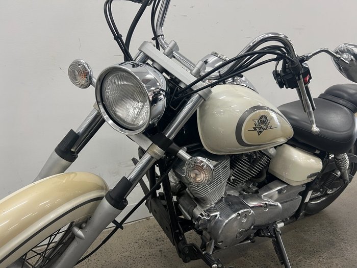 2006 Yamaha XVS250 V-STAR White