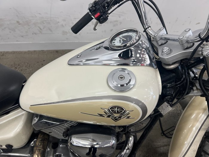 2006 Yamaha XVS250 V-STAR White