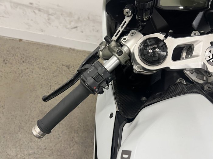 2015 DUCATI 899 PANIGALE White