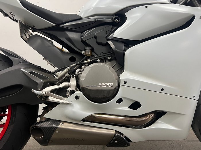 2015 DUCATI 899 PANIGALE White