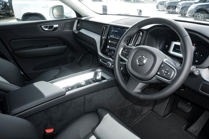 2024 Volvo XC60 Plus B5