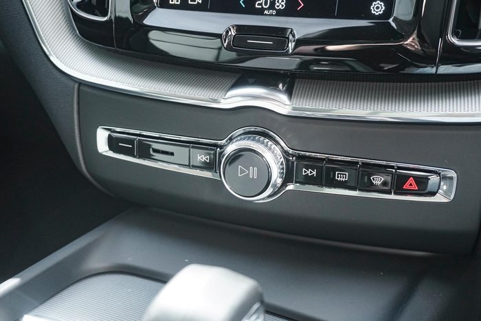 2024 Volvo XC60 Plus B5