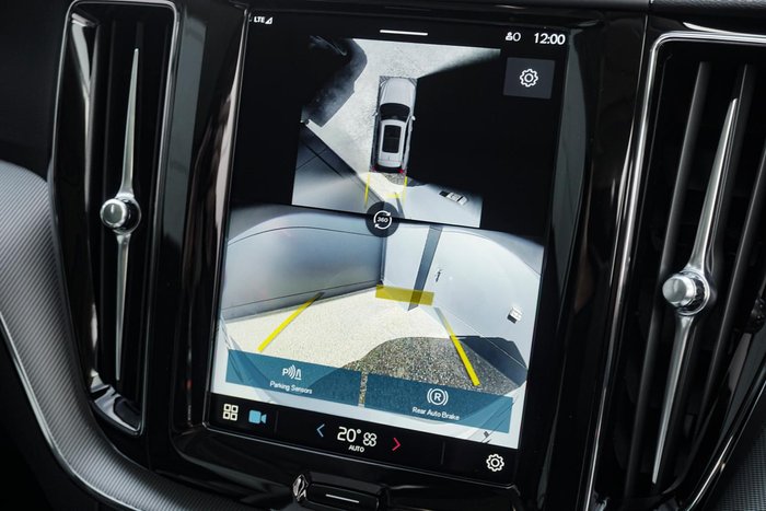 2024 Volvo XC60 Plus B5