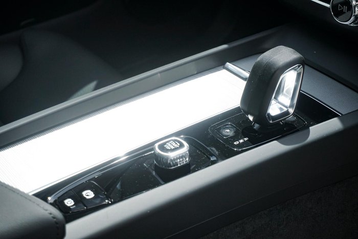 2024 Volvo XC60 Plus B5