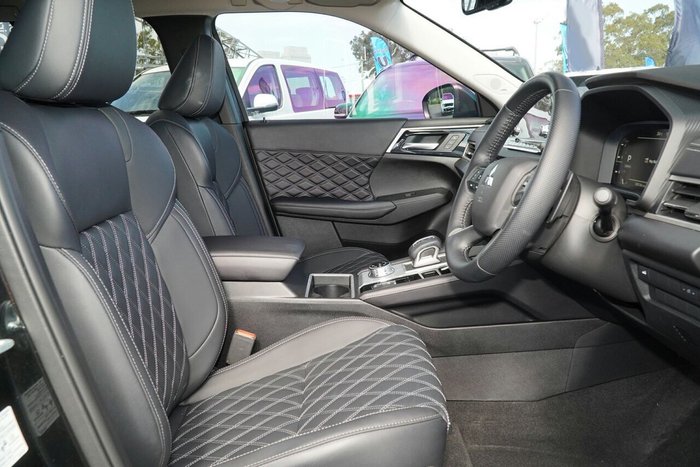 2024 Mitsubishi Outlander Exceed