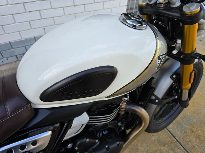 2024 Triumph SCRAMBLER 400 X White