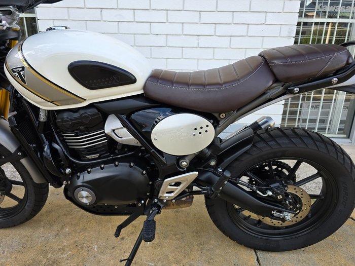 2024 Triumph SCRAMBLER 400 X White