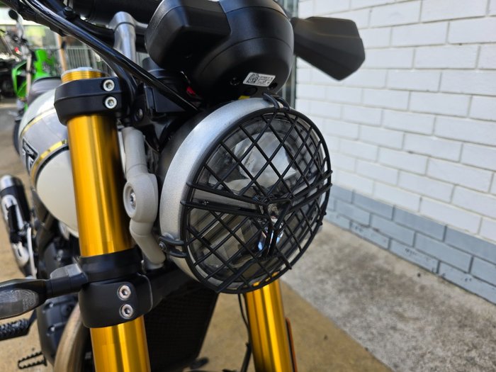 2024 Triumph SCRAMBLER 400 X White