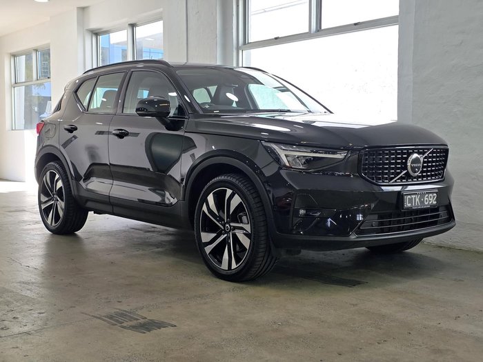 2023 Volvo XC40