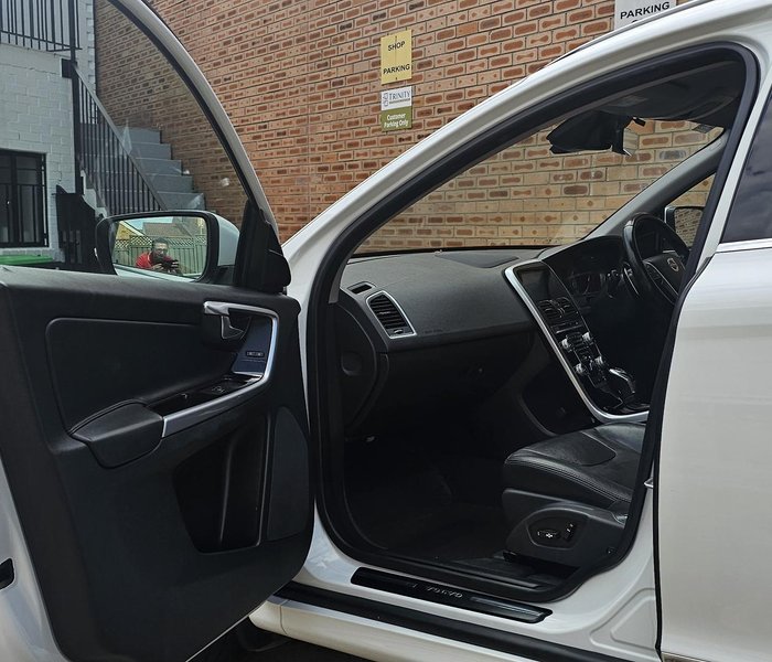 2015 Volvo XC60 T5 Luxury MY15 Ice White
