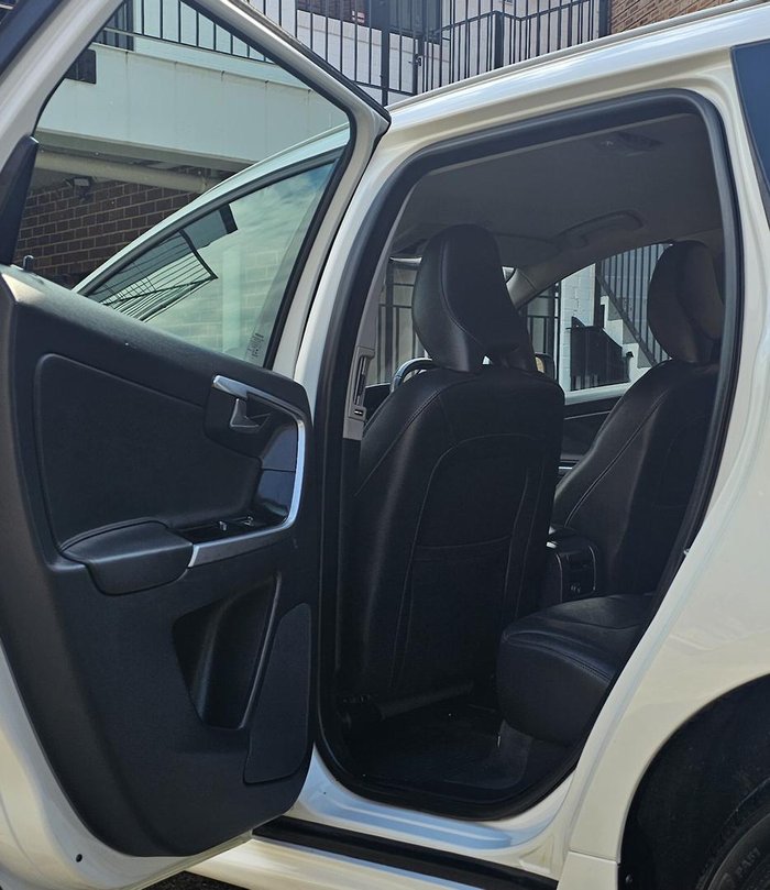 2015 Volvo XC60 T5 Luxury MY15 Ice White