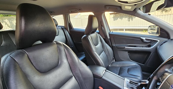 2015 Volvo XC60 T5 Luxury MY15 Ice White