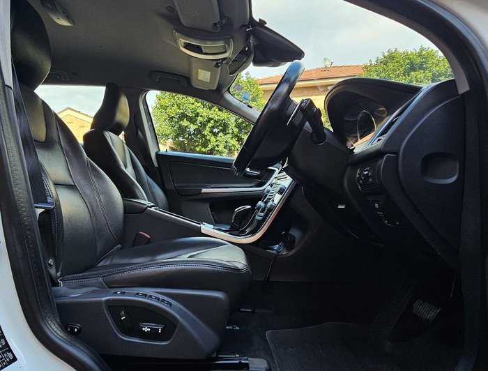 2015 Volvo XC60 T5 Luxury MY15 Ice White