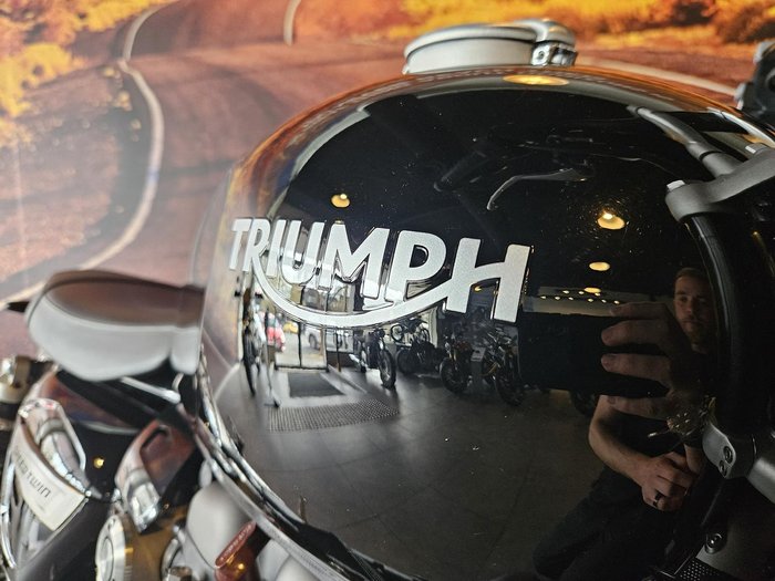 2022 Triumph Speed Twin 1200 Speed Twin Black