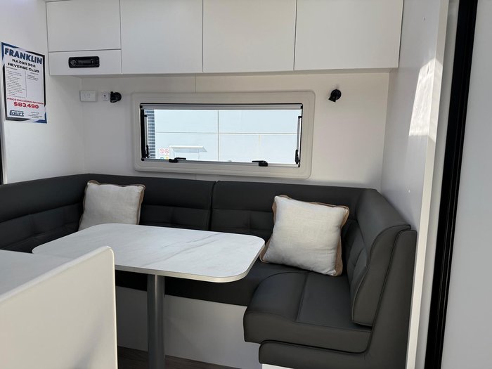 2025 Franklin Razor 206 Club Lounge