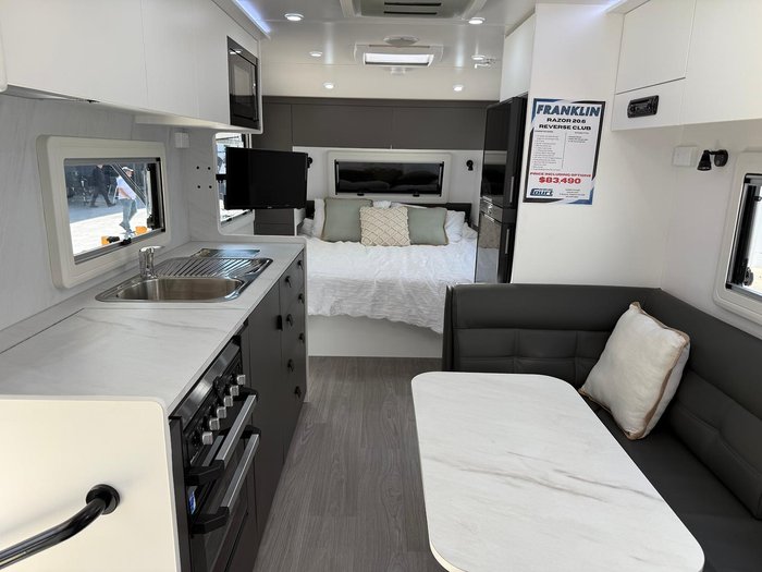 2025 Franklin Razor 206 Club Lounge