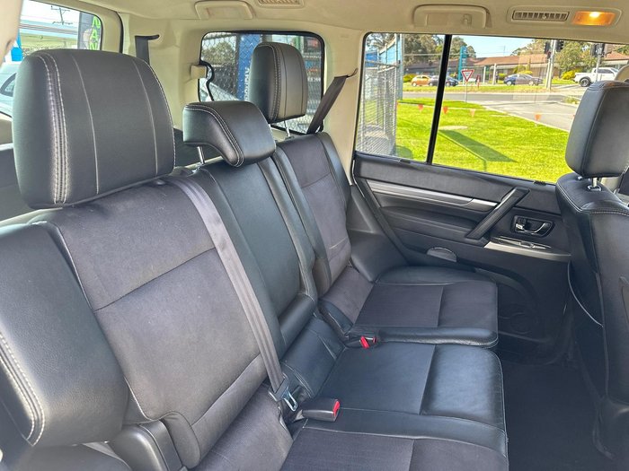 2013 Mitsubishi Pajero VR-X NW MY14 4X4 White