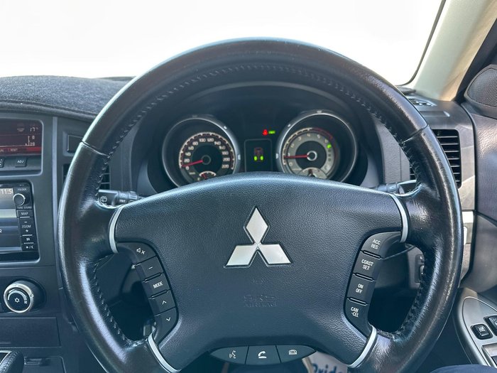 2013 Mitsubishi Pajero VR-X NW MY14 4X4 White