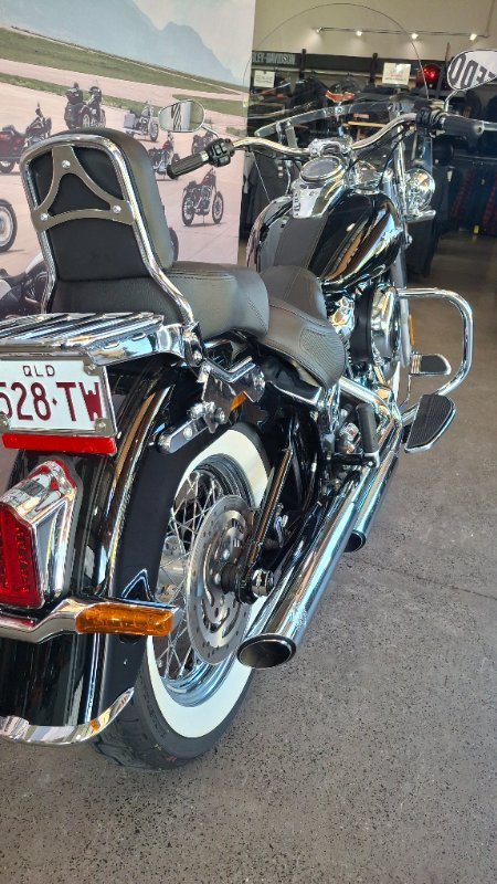 2020 Harley-davidson FLDE DELUXE (107) Vivid Black