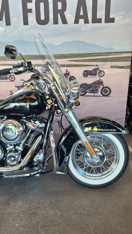 2020 Harley-davidson FLDE DELUXE (107) Vivid Black