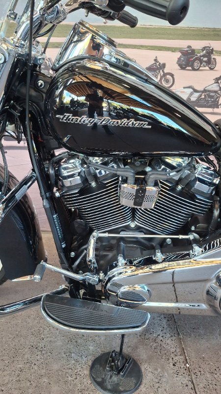 2020 Harley-davidson FLDE DELUXE (107) Vivid Black