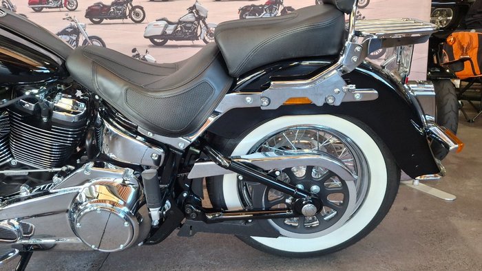 2020 Harley-davidson FLDE DELUXE (107) Vivid Black