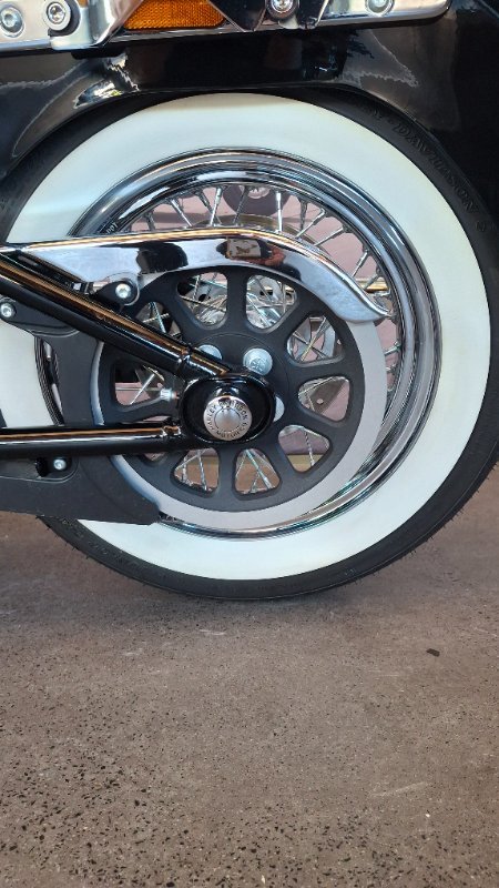 2020 Harley-davidson FLDE DELUXE (107) Vivid Black