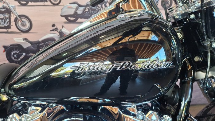 2020 Harley-davidson FLDE DELUXE (107) Vivid Black