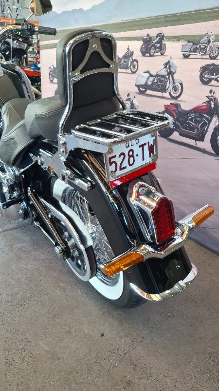 2020 Harley-davidson FLDE DELUXE (107) Vivid Black