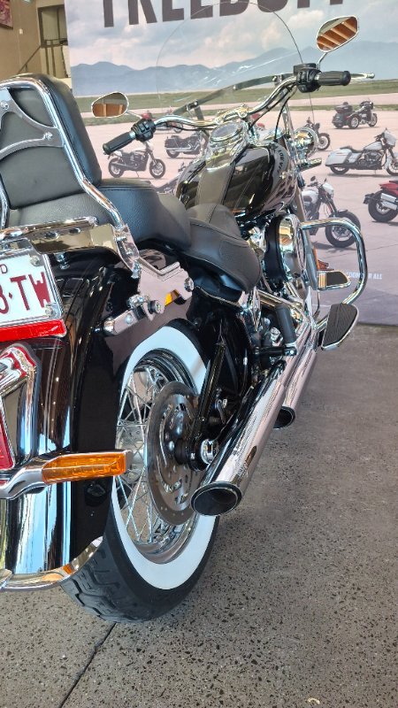 2020 Harley-davidson FLDE DELUXE (107) Vivid Black