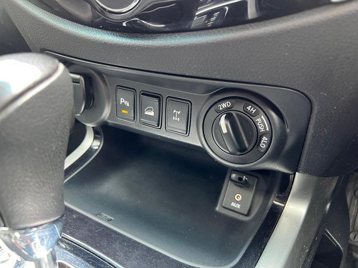 2015 Nissan Navara ST-X D23 4X4 Dual Range White Diamond