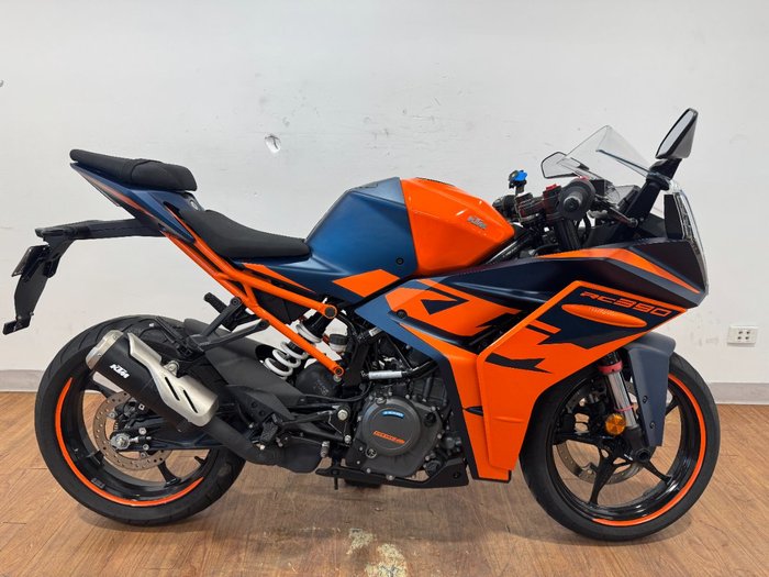 2022 Ktm RC 390 BLUE