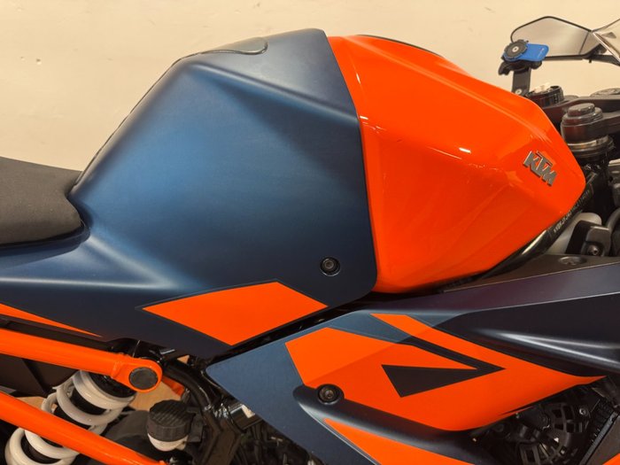 2022 Ktm RC 390 BLUE