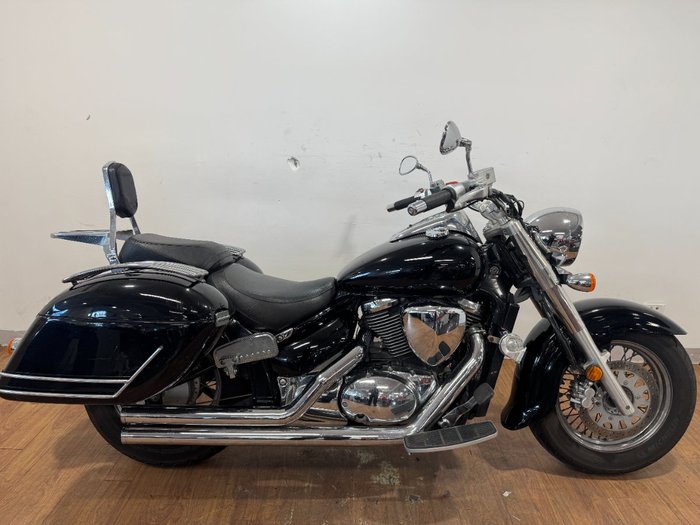 2009 Suzuki VL800 (BOULEVARD C50) Black