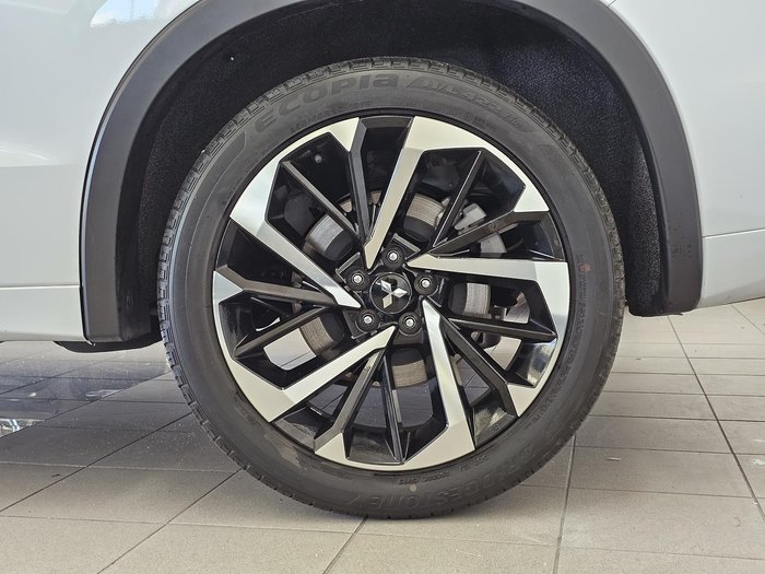 2023 Mitsubishi Outlander PHEV Exceed Tourer ZM MY24 AWD White Diamond with Black Mica Roof