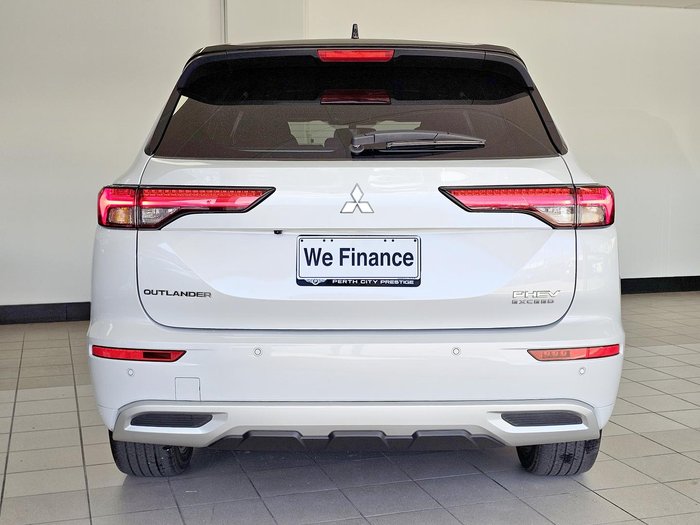 2023 Mitsubishi Outlander PHEV Exceed Tourer ZM MY24 AWD White Diamond with Black Mica Roof